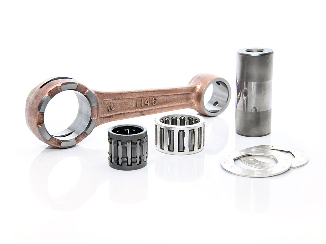 Pleuel mit zwei Nadellagern und einem Hubzapfen.