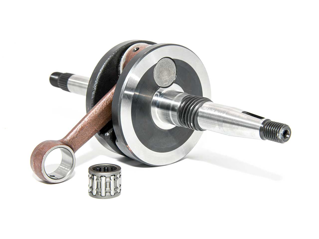 Barikit Kurbelwelle für einen Kymco Motor. Eine Pleuelstange mit Hubzapfen und ein Nadellager.