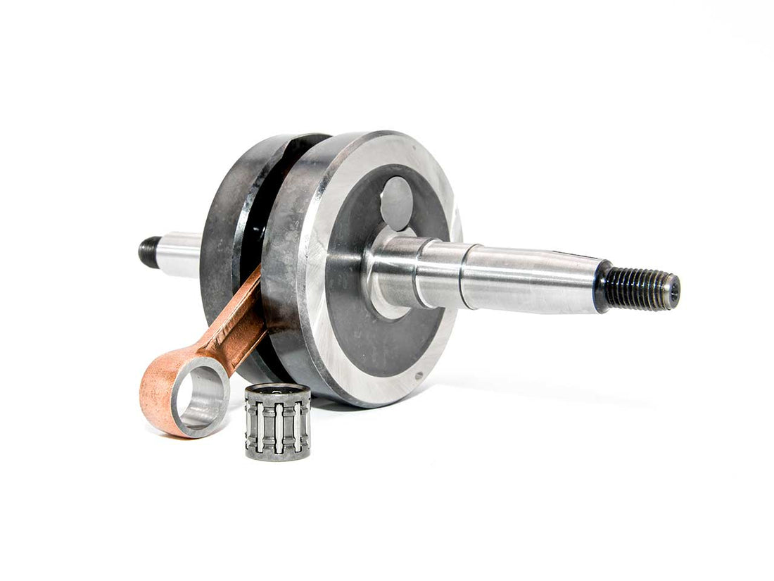 Barikit Kurbelwelle für einen Suzuki RMX Motor. Eine Pleuelstange mit Hubzapfen und ein Nadellager.