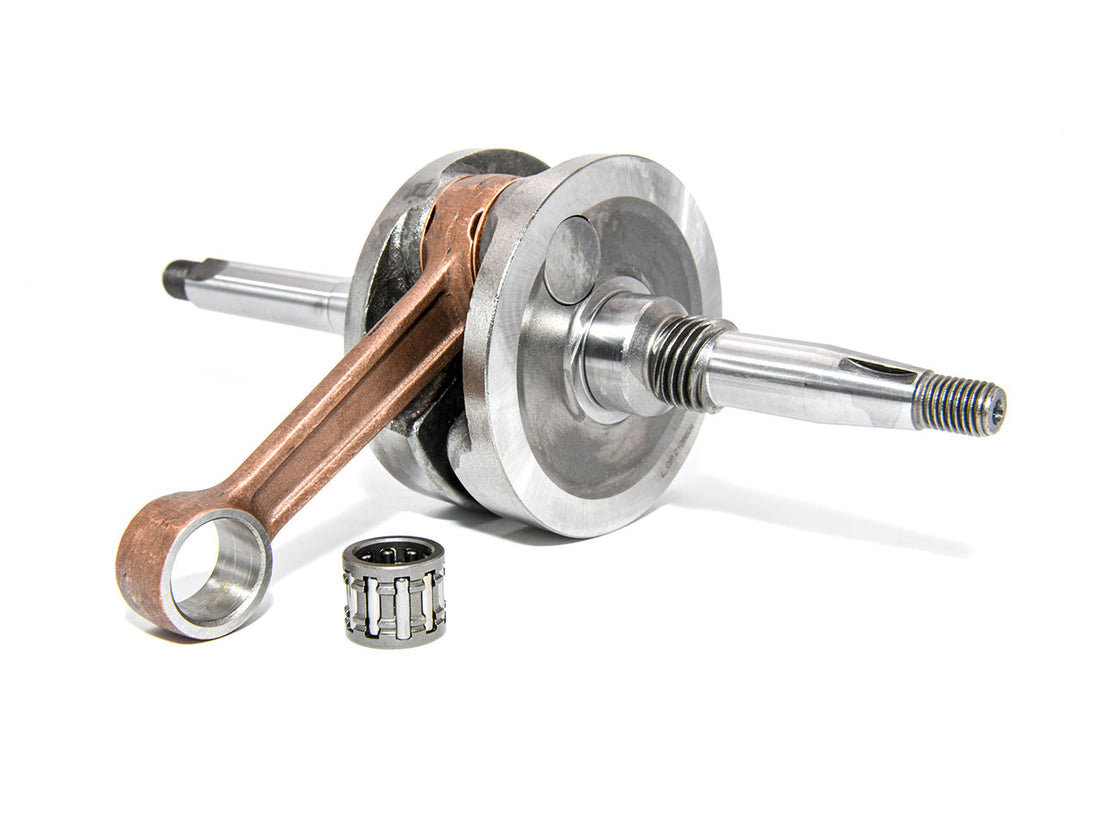 Barikit Kurbelwelle für einen Honda SH100 Motor. Eine Pleuelstange mit Hubzapfen und ein Nadellager.