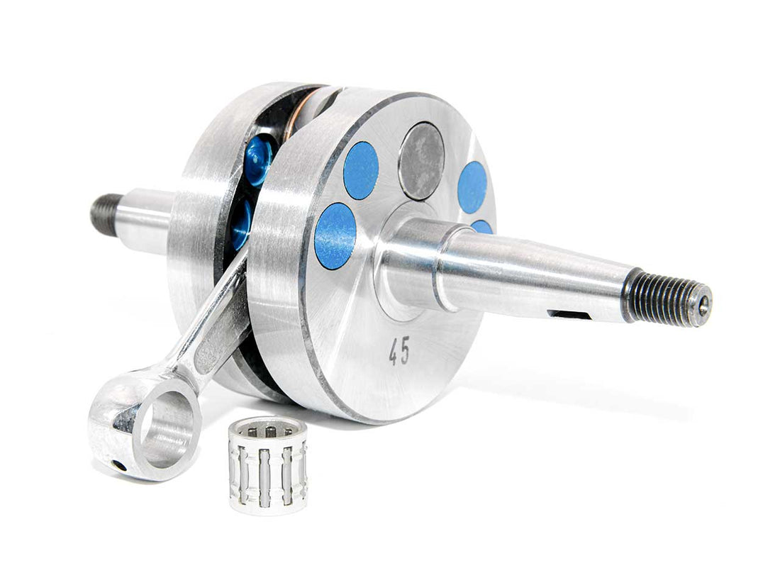 Barikit Tuning Kurbelwelle für einen AM6 Moped Motor. Eine Pleuelstange mit Hubzapfen und ein Nadellager.